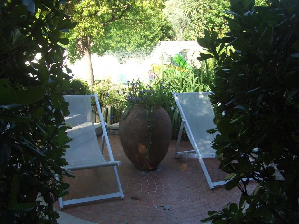 Lou Granos Bed & Breakfast Gordes Exterior photo